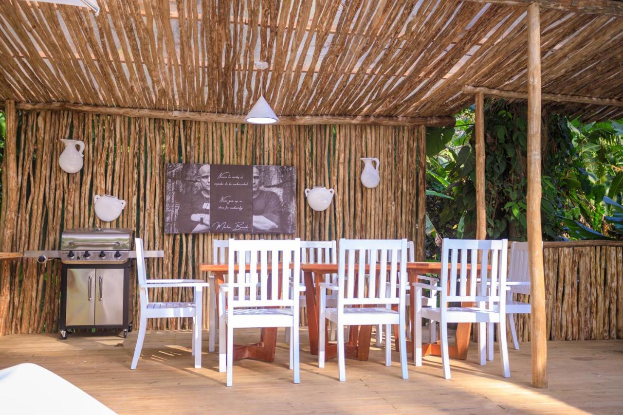 Gigi Brown Villa Paparazzi Beachfront Puerto Viejo de Talamanca ภายนอก รูปภาพ