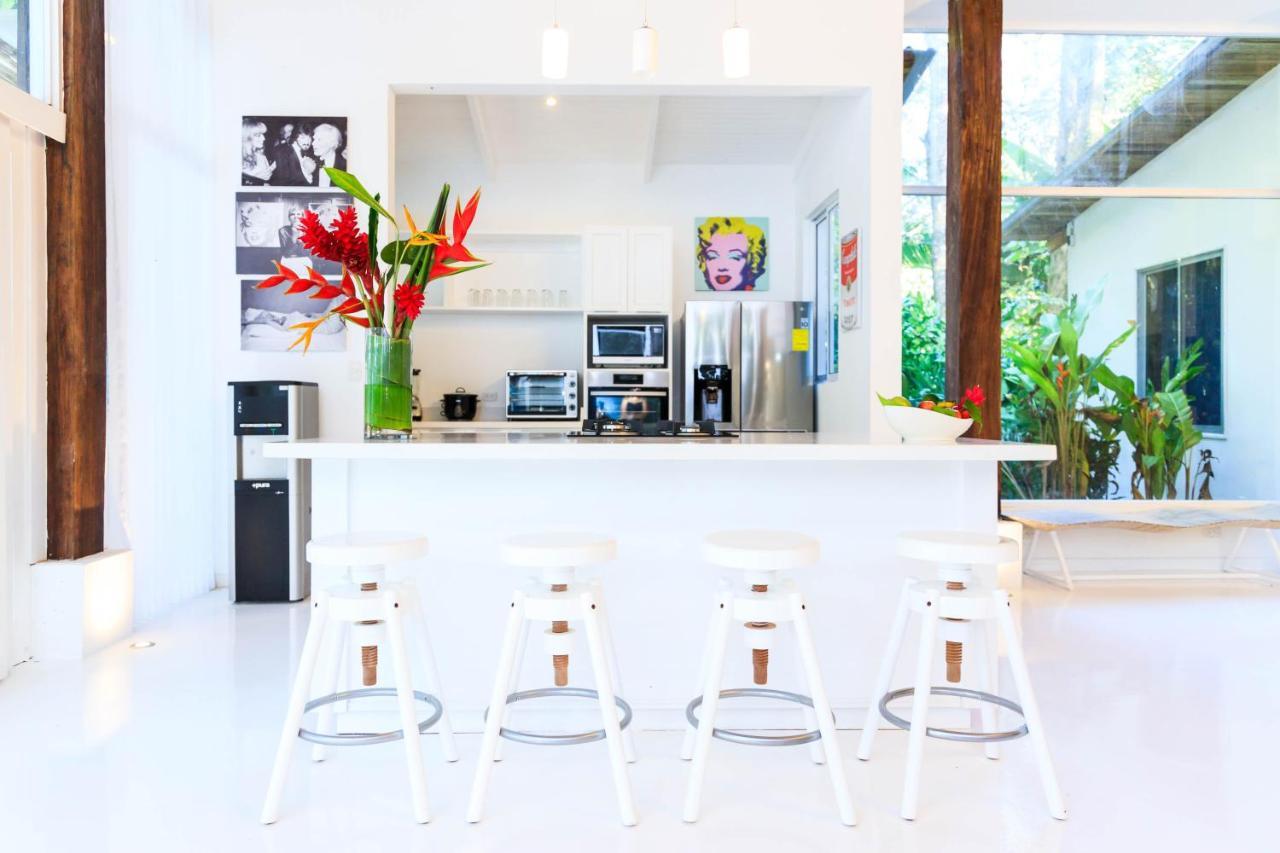 Gigi Brown Villa Paparazzi Beachfront Puerto Viejo de Talamanca ภายนอก รูปภาพ